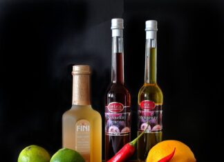 Czy ocet niszczy akryl?